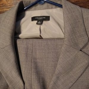 Ann Taylor Suit, Blazer and Pants, Size 6 Like New